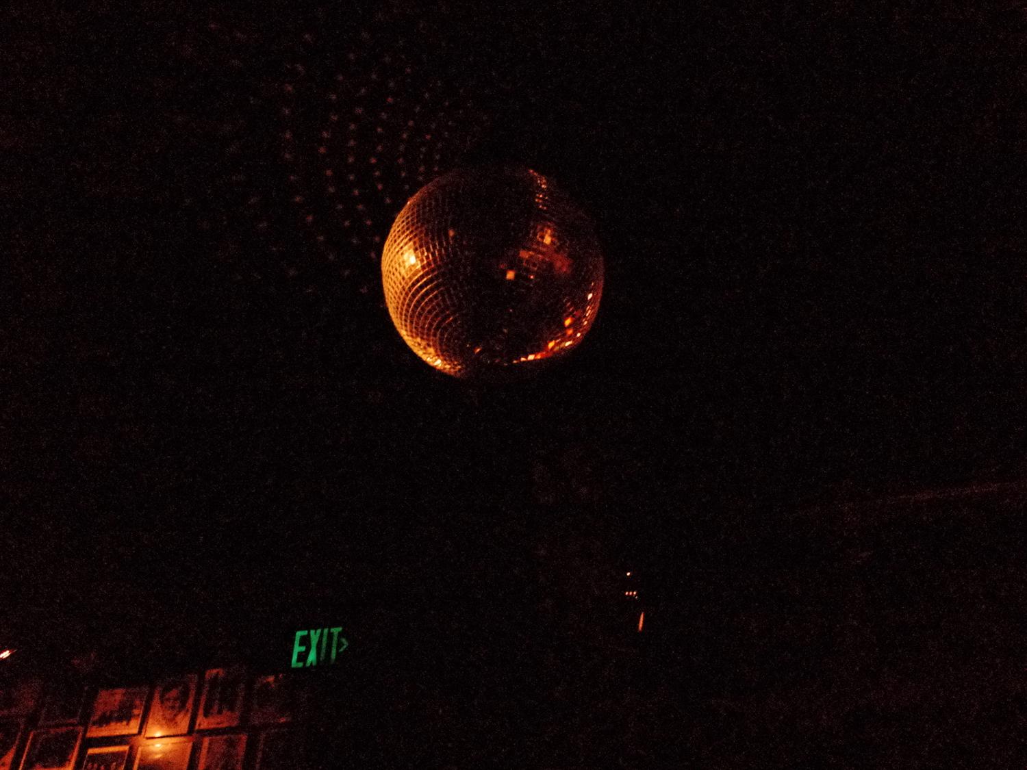 Disco ball at gold line