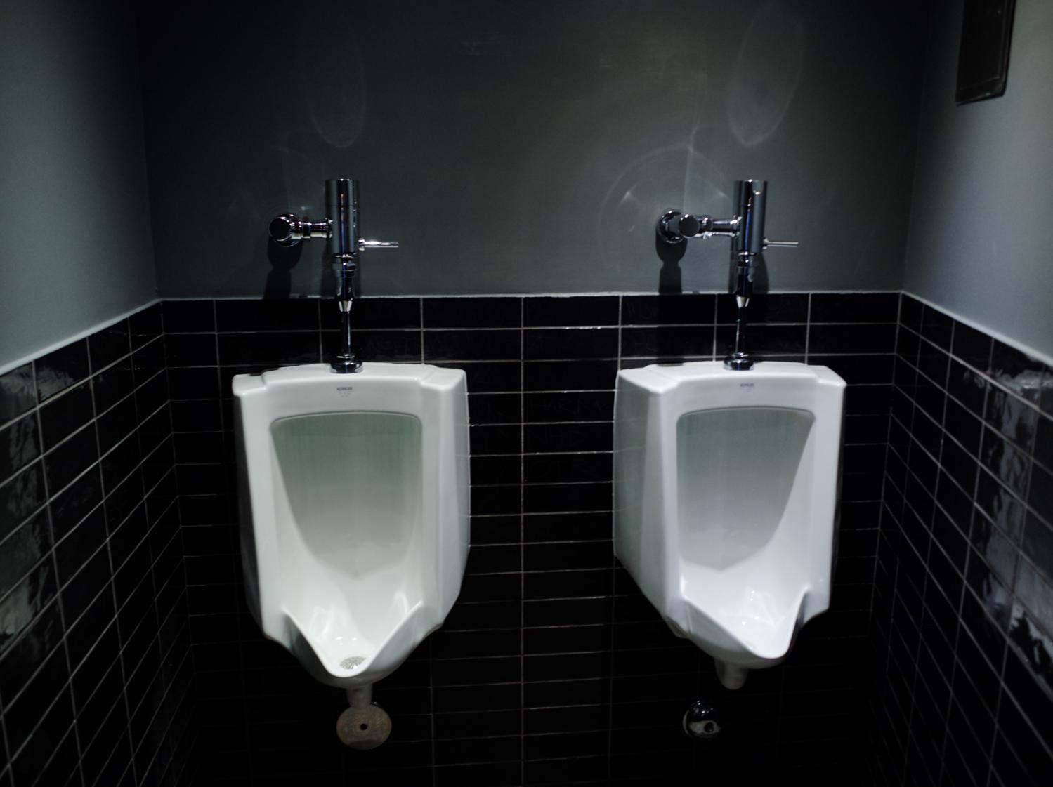 Urinal room at regent
