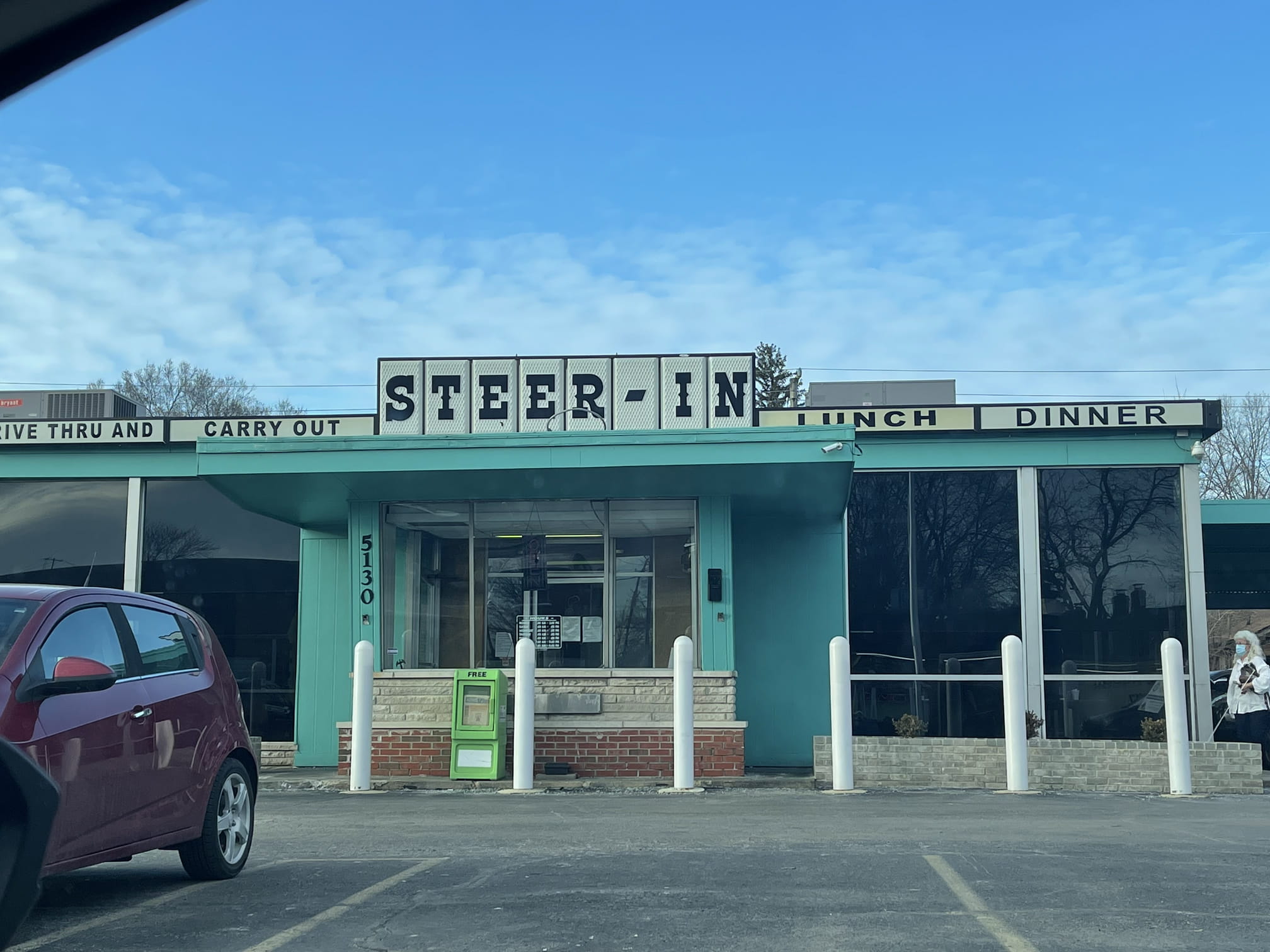 Shitty diner Indianapolis - steer in