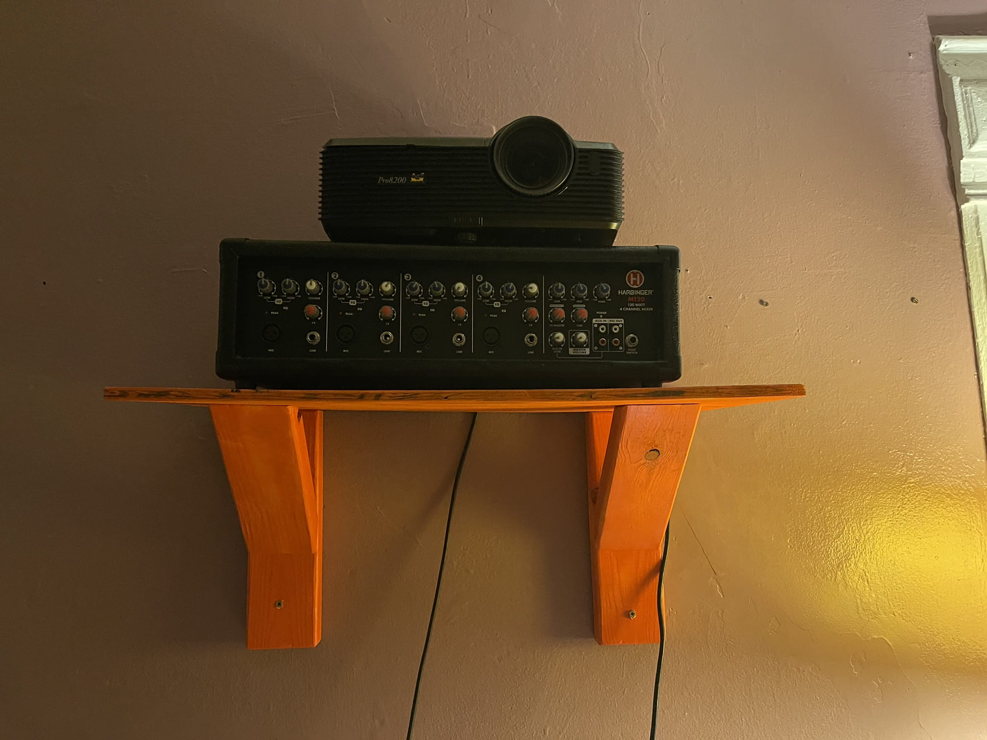Made this cute lil shelf for projector/audio